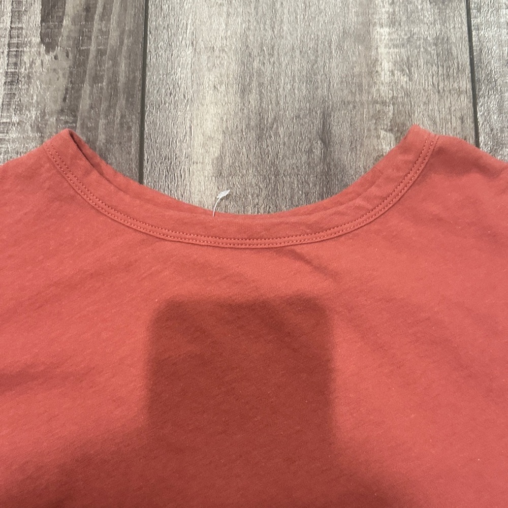 Everlane Women's Short Sleeve Tee in Rust - Picture 2 of 7
